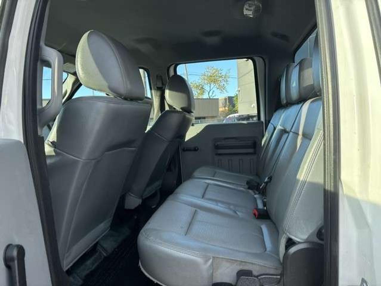 2013 Ford F-250 XL 4X4 CREW CAB SHORT BOX ONLY 124KM-CERTIFIED Photo