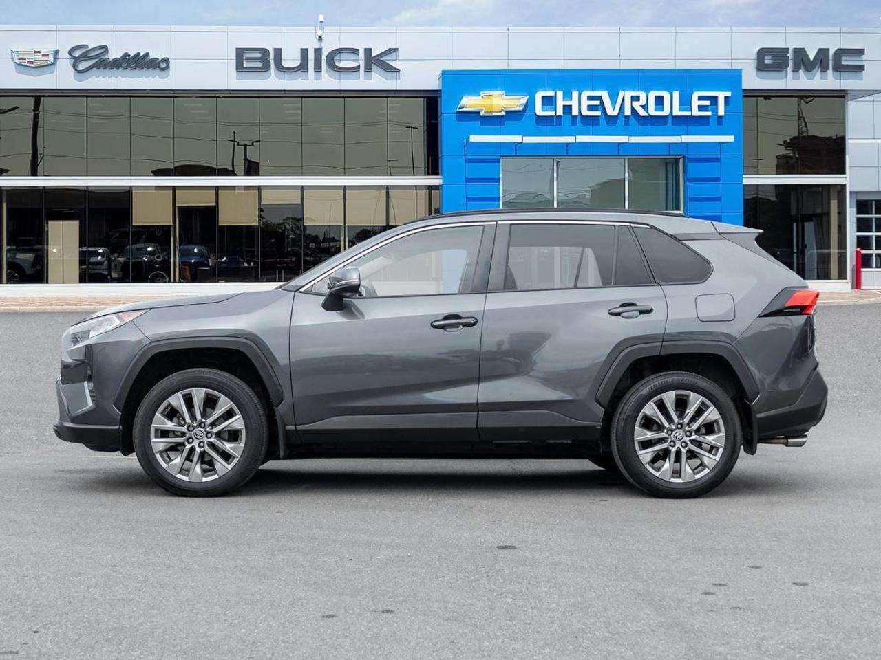 2021 Toyota RAV4 XLE AWD Photo