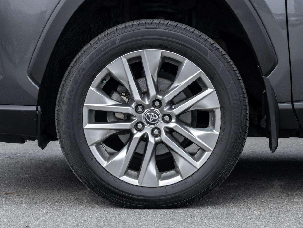 2021 Toyota RAV4 XLE AWD Photo