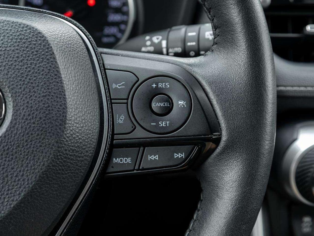2021 Toyota RAV4 XLE AWD Photo