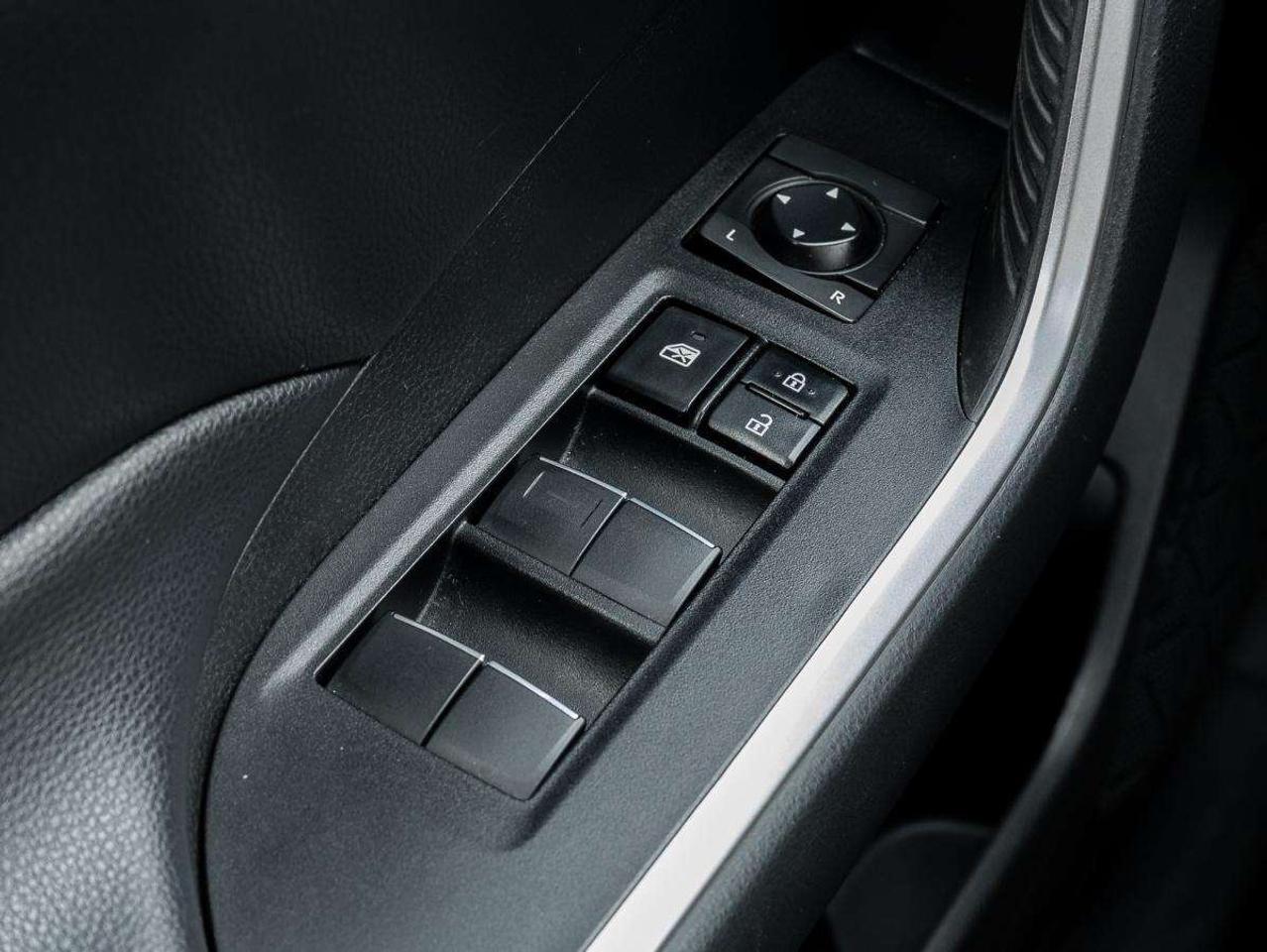 2021 Toyota RAV4 XLE AWD Photo
