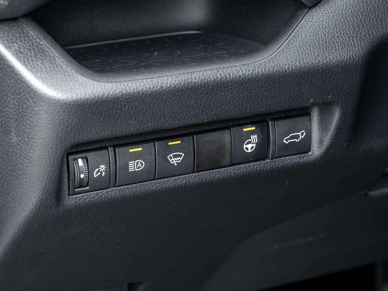 2021 Toyota RAV4 XLE AWD Photo