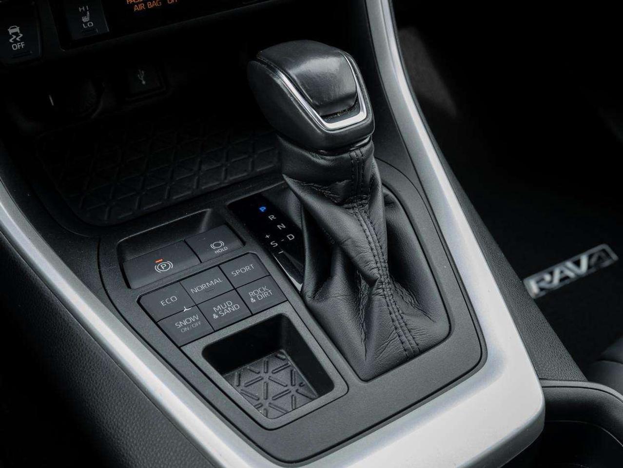 2021 Toyota RAV4 XLE AWD Photo