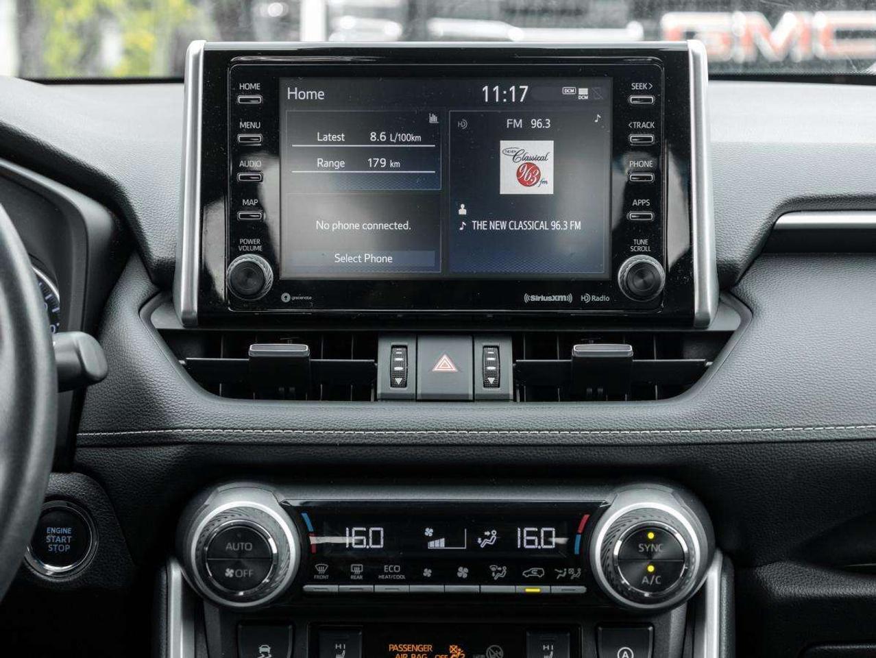 2021 Toyota RAV4 XLE AWD Photo