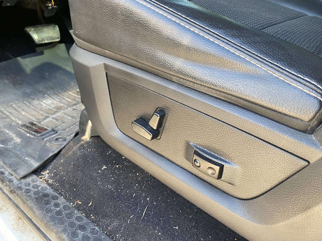 2015 RAM 1500 SPORT, AS IS, NOT INSPECTED FOR SAFETY EXPENSES! Photo