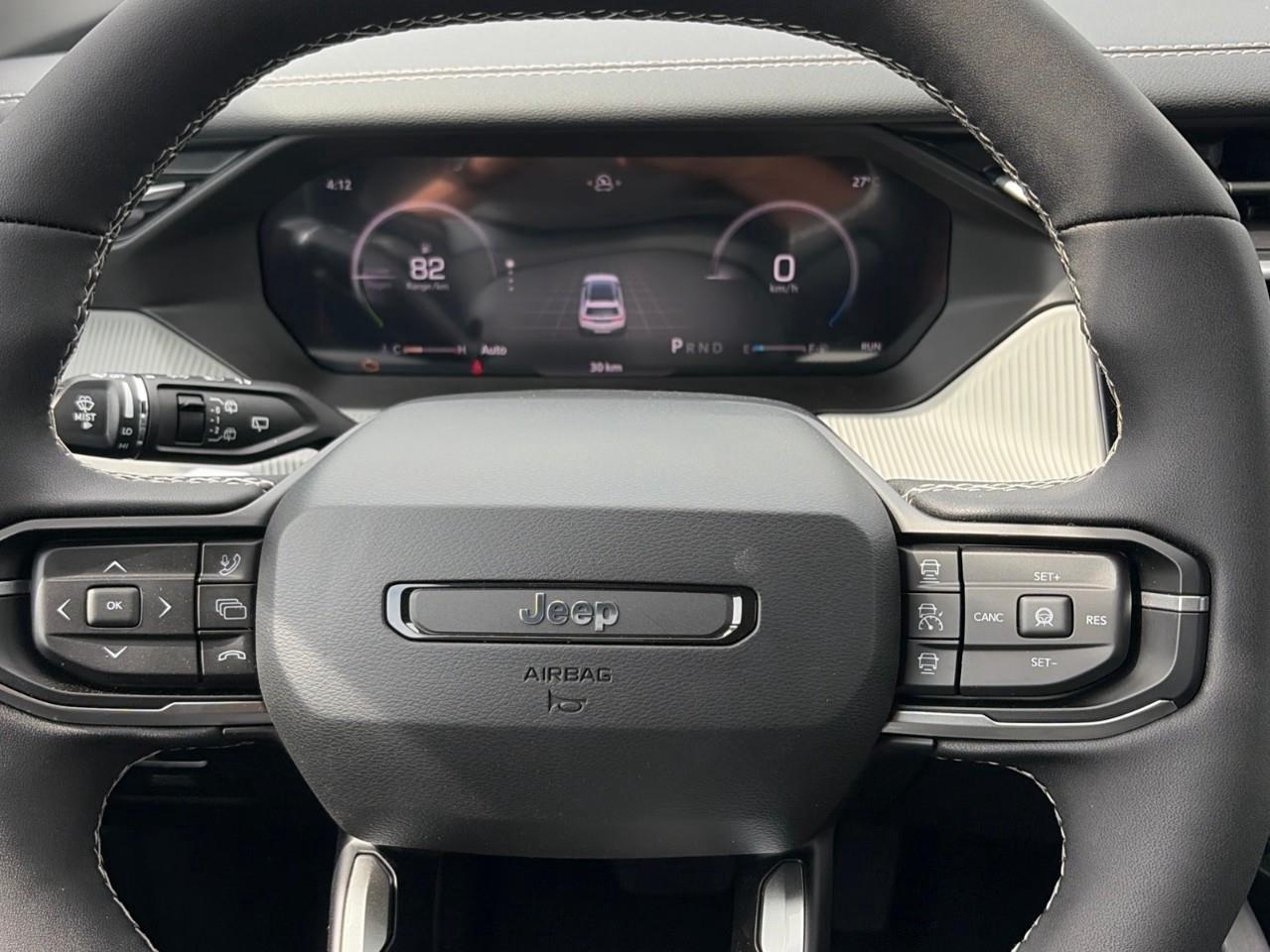 2026 Jeep Cherokee Laredo/Limited 4dr 4x4 Photo