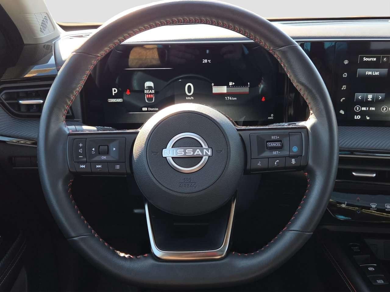2025 Nissan Kicks SR Photo