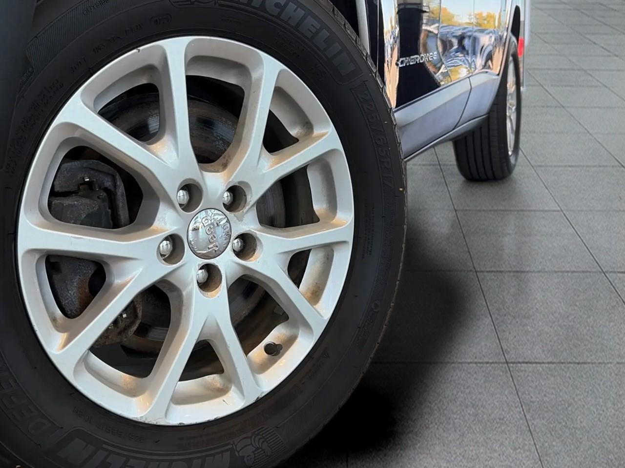 2015 Jeep Cherokee North 4dr 4x4 Photo1