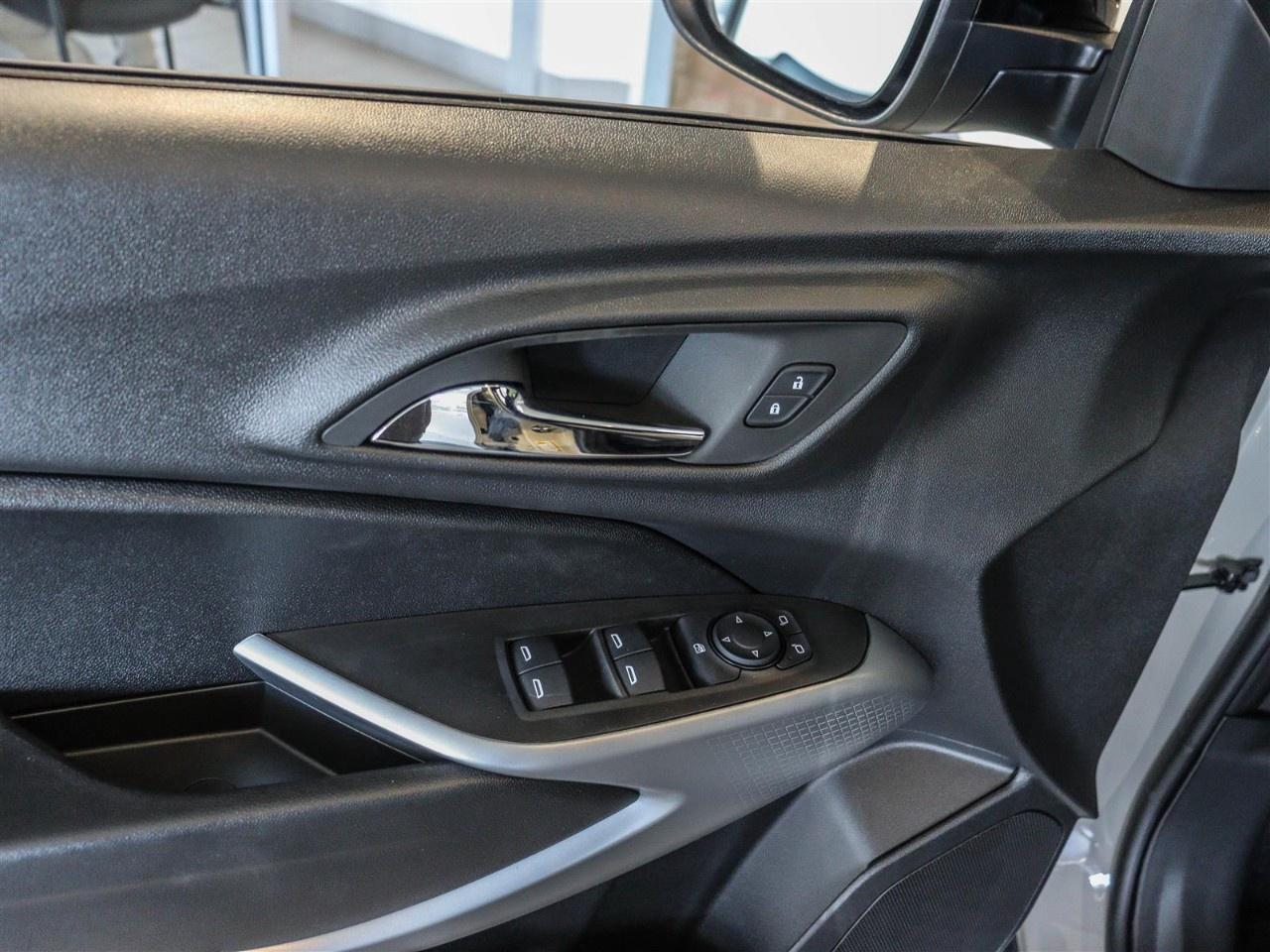 2026 Chevrolet Trax FWD 4dr 1RS Photo