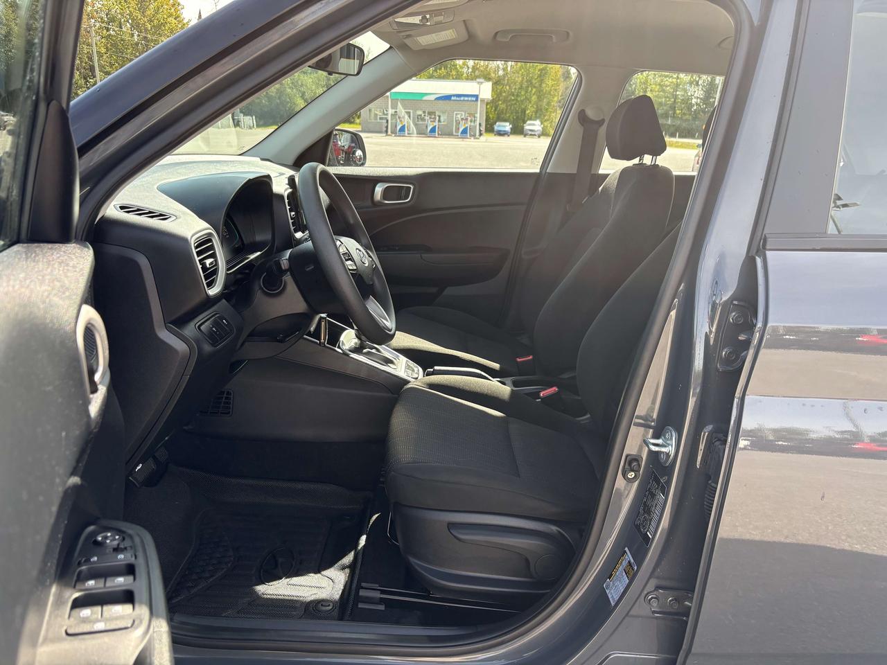 2023 Hyundai Venue Essential - htd seat Photo