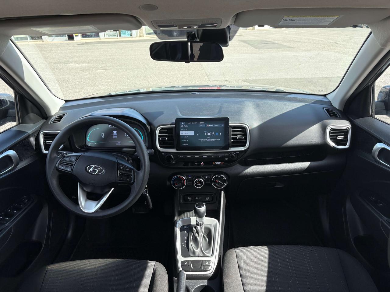 2023 Hyundai Venue Essential - htd seat Photo