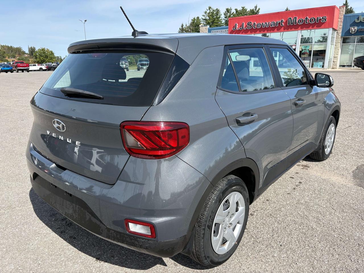 2023 Hyundai Venue Essential - htd seat Photo