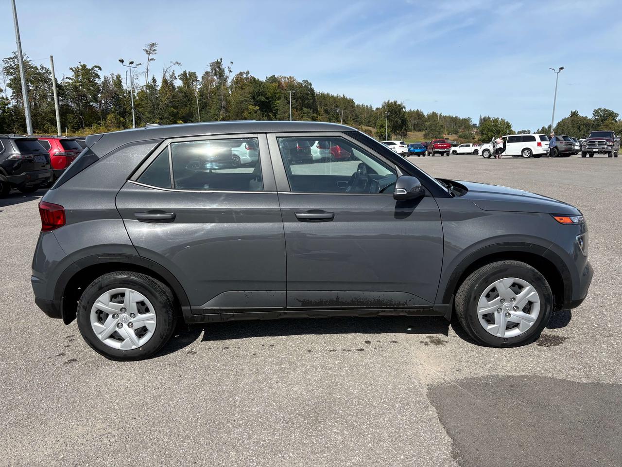 2023 Hyundai Venue Essential - htd seat Photo