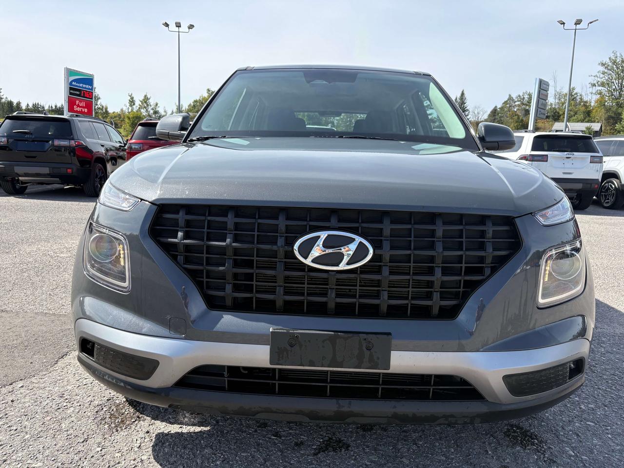 2023 Hyundai Venue Essential - htd seat Photo