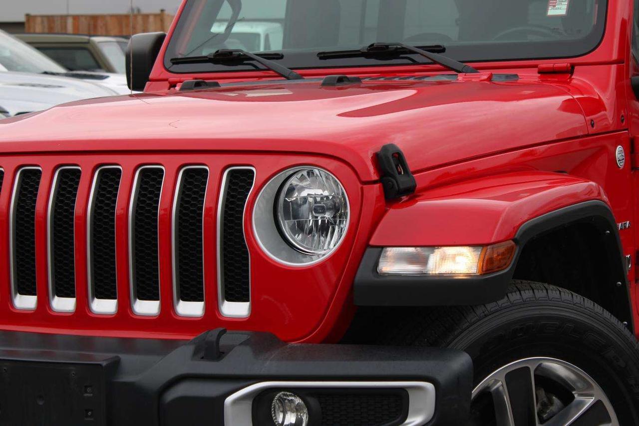 2021 Jeep Wrangler Sahara Unlimited 4x4  SiriusXM SideSteps ReverseCa Photo