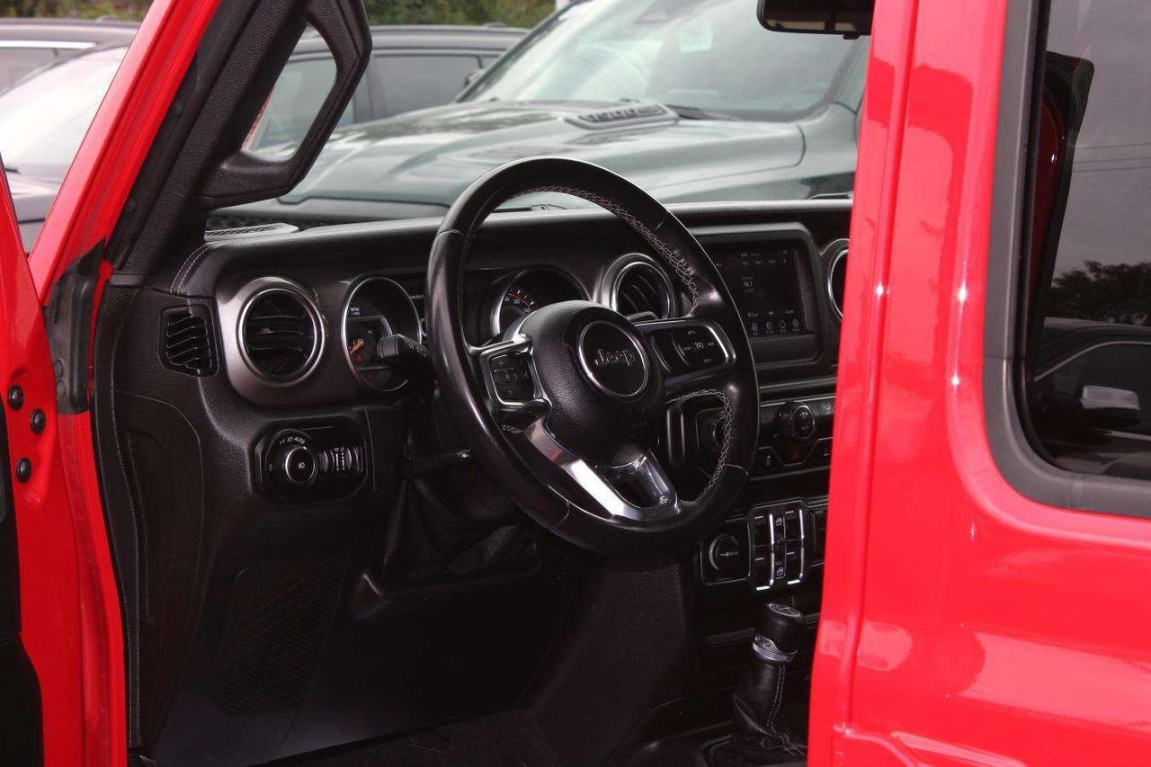 2021 Jeep Wrangler Sahara Unlimited 4x4  SiriusXM SideSteps ReverseCa Photo