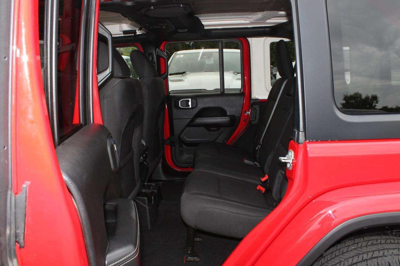 2021 Jeep Wrangler Sahara Unlimited 4x4  SiriusXM SideSteps ReverseCa Photo