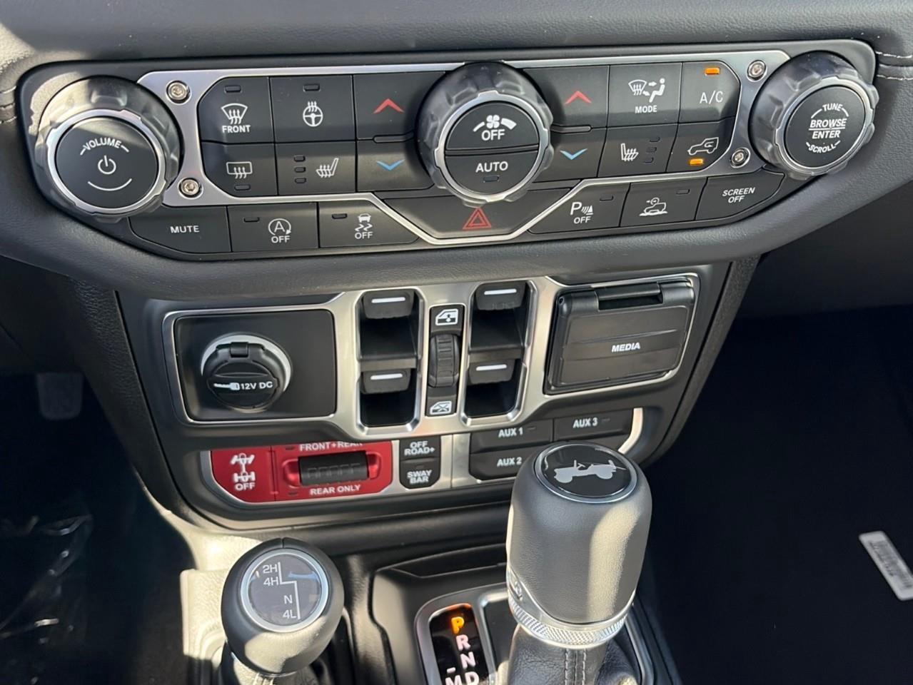 2027 Jeep Wrangler Rubicon 4dr 4x4 Photo