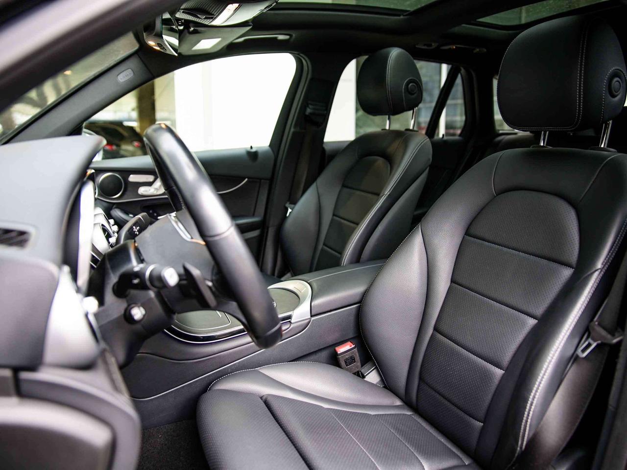 2022 Mercedes-Benz GLC  Photo