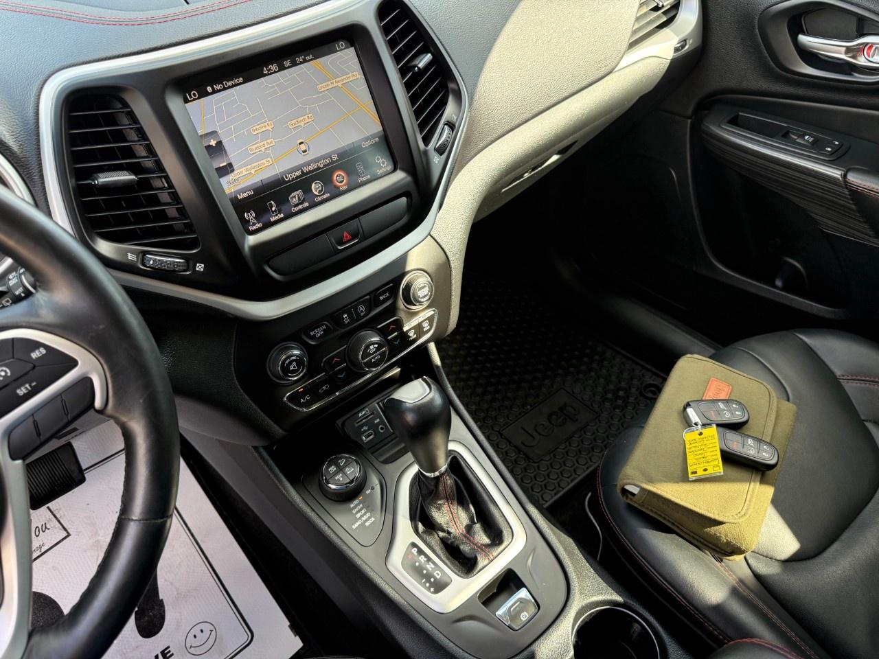 2015 Jeep Cherokee 4WD 4dr Trailhawk Photo