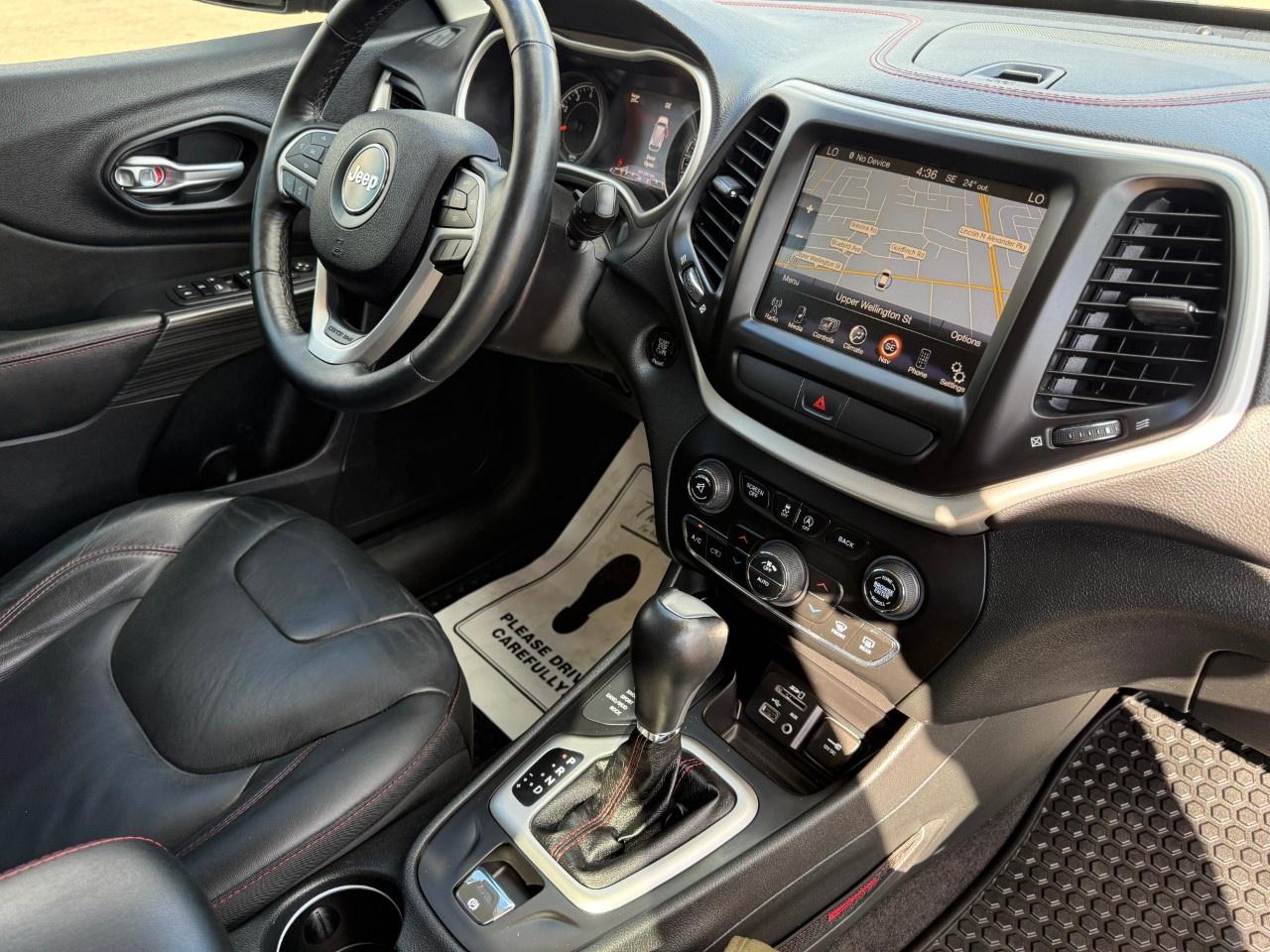 2015 Jeep Cherokee 4WD 4dr Trailhawk Photo