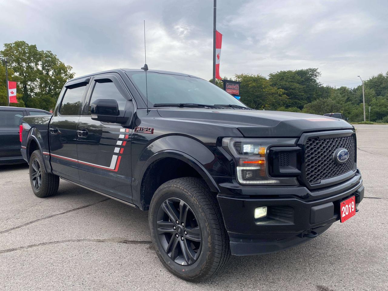 2019 Ford F-150 LARIAT, CLEAN CARFAX, LOCAL TRADE, SUNROOF! Photo5