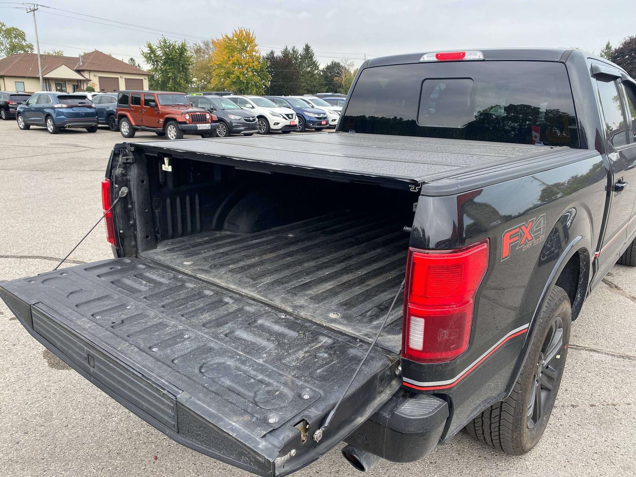 2019 Ford F-150 LARIAT, CLEAN CARFAX, LOCAL TRADE, SUNROOF! Photo