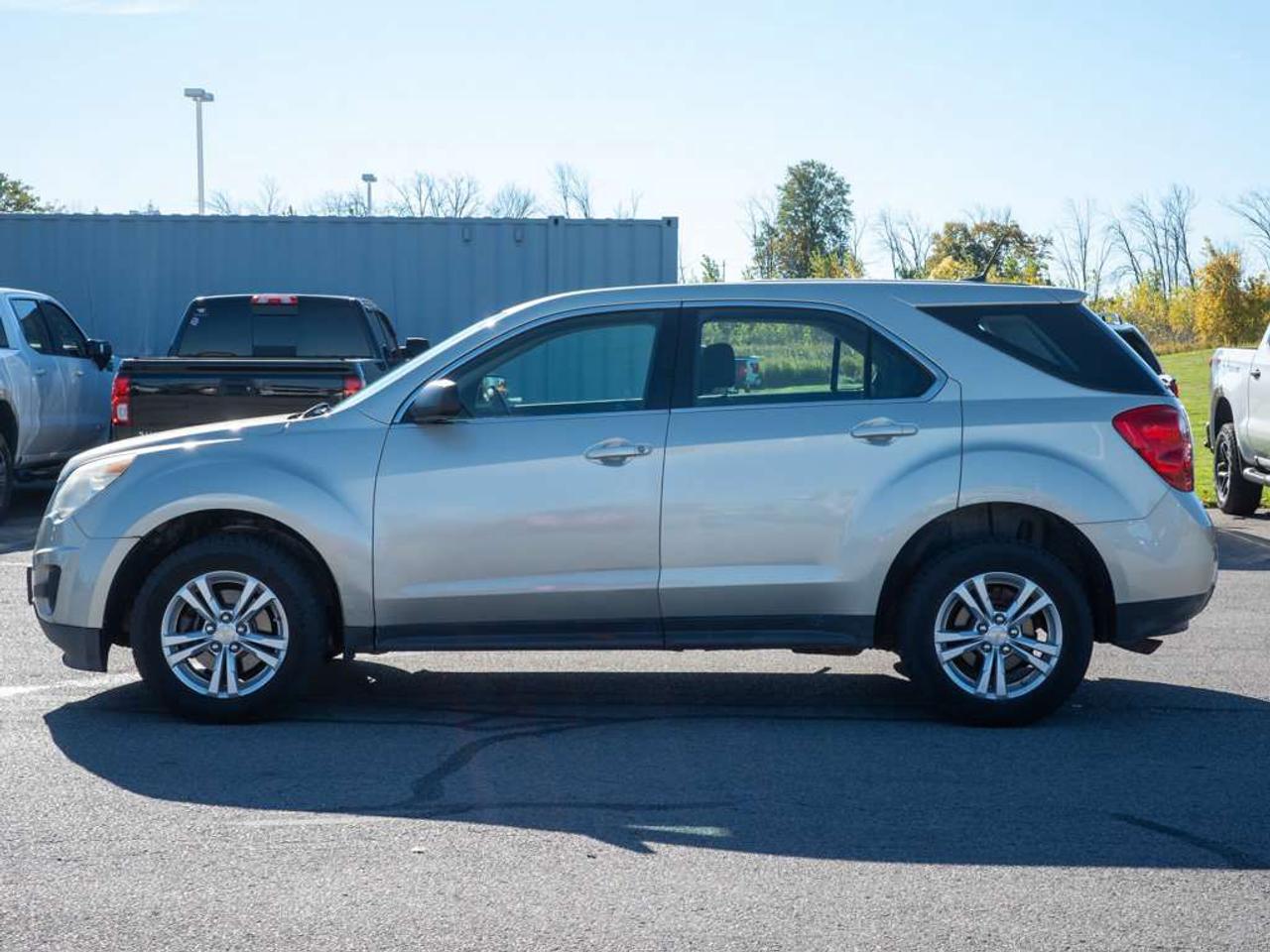 2013 Chevrolet Equinox LS - Power Outlet   Driver Adjustable Lumbar Photo4