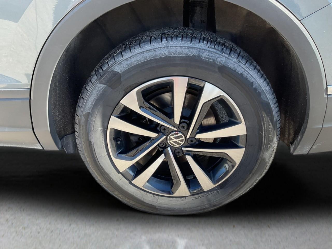 2024 Volkswagen Tiguan Trendline 4dr All-wheel Drive 4MOTION Photo