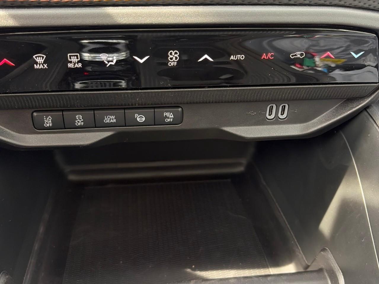 2026 Jeep Cherokee Overland 4dr 4x4 Photo