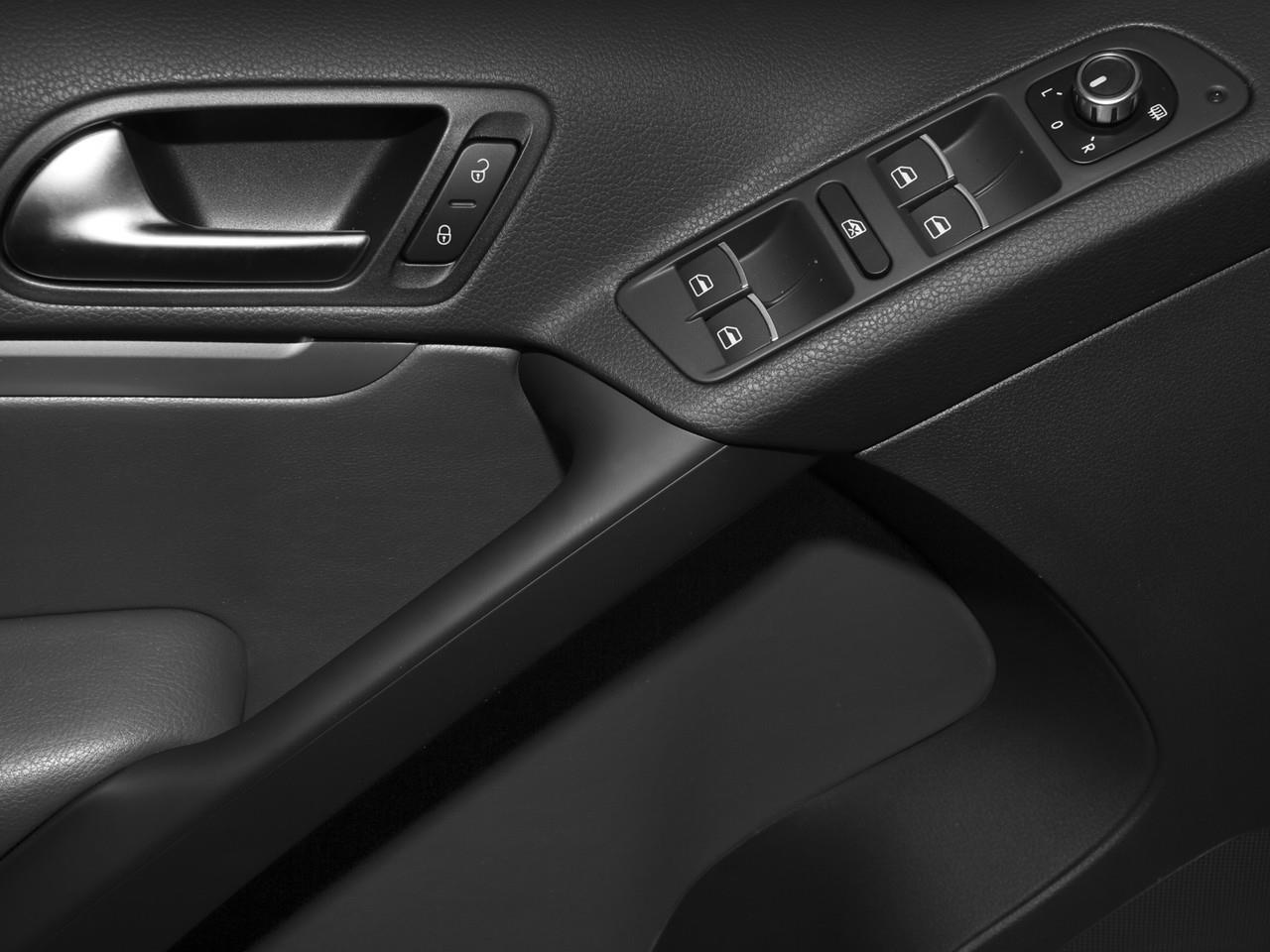 2016 Volkswagen Tiguan Comfortline (A6) 4dr All-Wheel Drive 4MOTION Photo