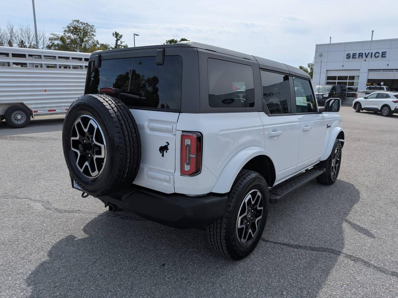 2024 Ford Bronco OUTER BANKS 4 DOOR 4X4 Photo