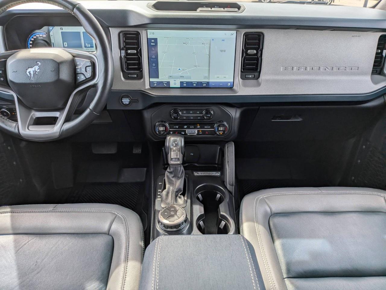 2024 Ford Bronco OUTER BANKS 4 DOOR 4X4 Photo