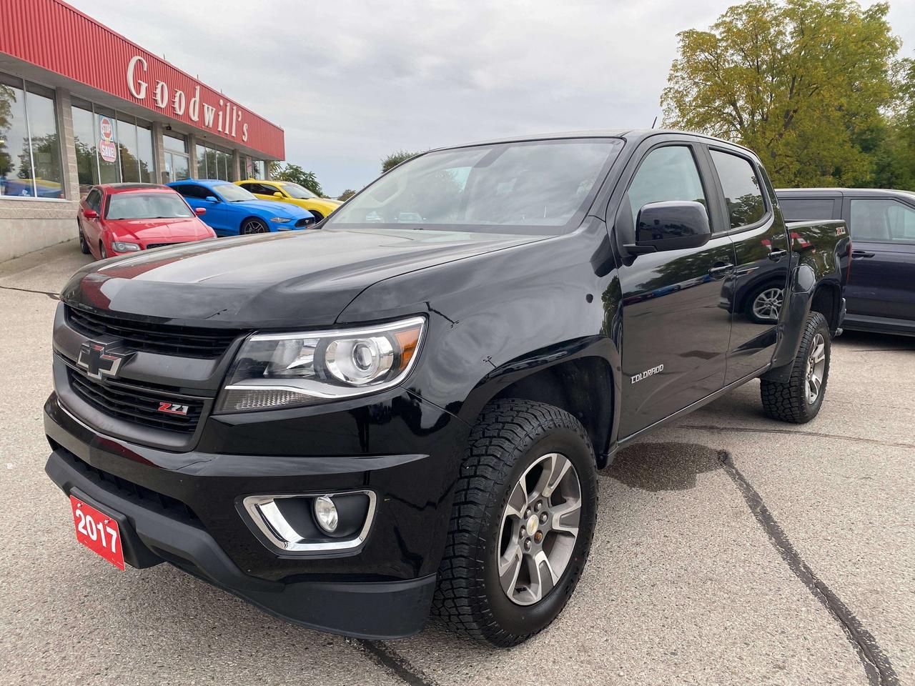 2017 Chevrolet Colorado 4WD Z71, REMOTE START, HEATED SEATS, 5FT BOX! Photo