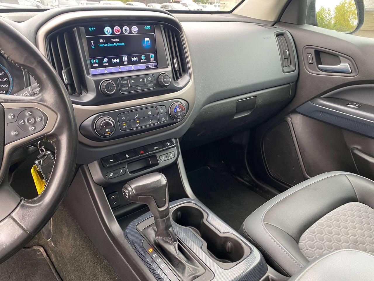2017 Chevrolet Colorado 4WD Z71, REMOTE START, HEATED SEATS, 5FT BOX! Photo