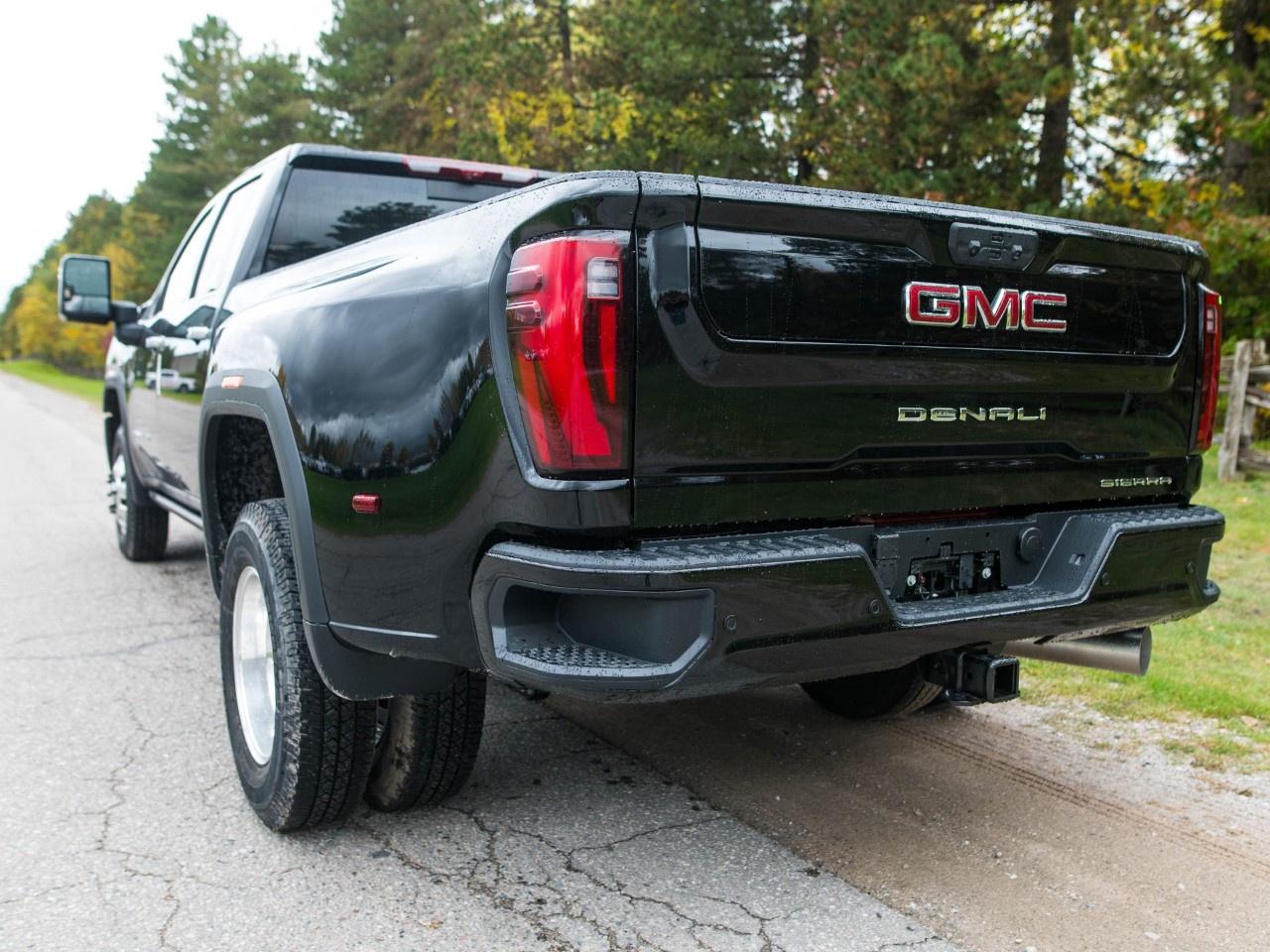 2026 GMC Sierra 3500HD 4WD Crew Cab Long Box Denali Photo