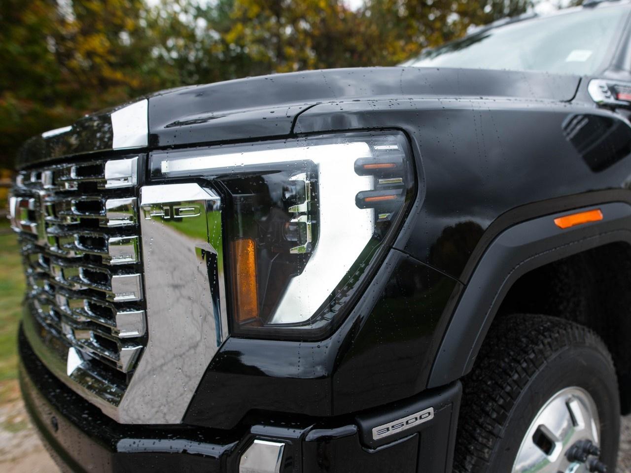 2026 GMC Sierra 3500HD 4WD Crew Cab Long Box Denali Photo