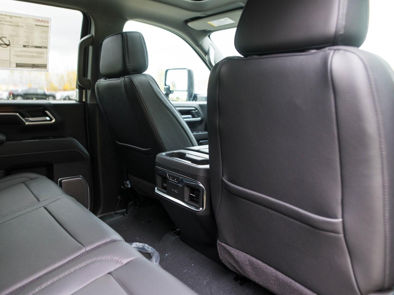 2026 GMC Sierra 3500HD 4WD Crew Cab Long Box Denali Photo