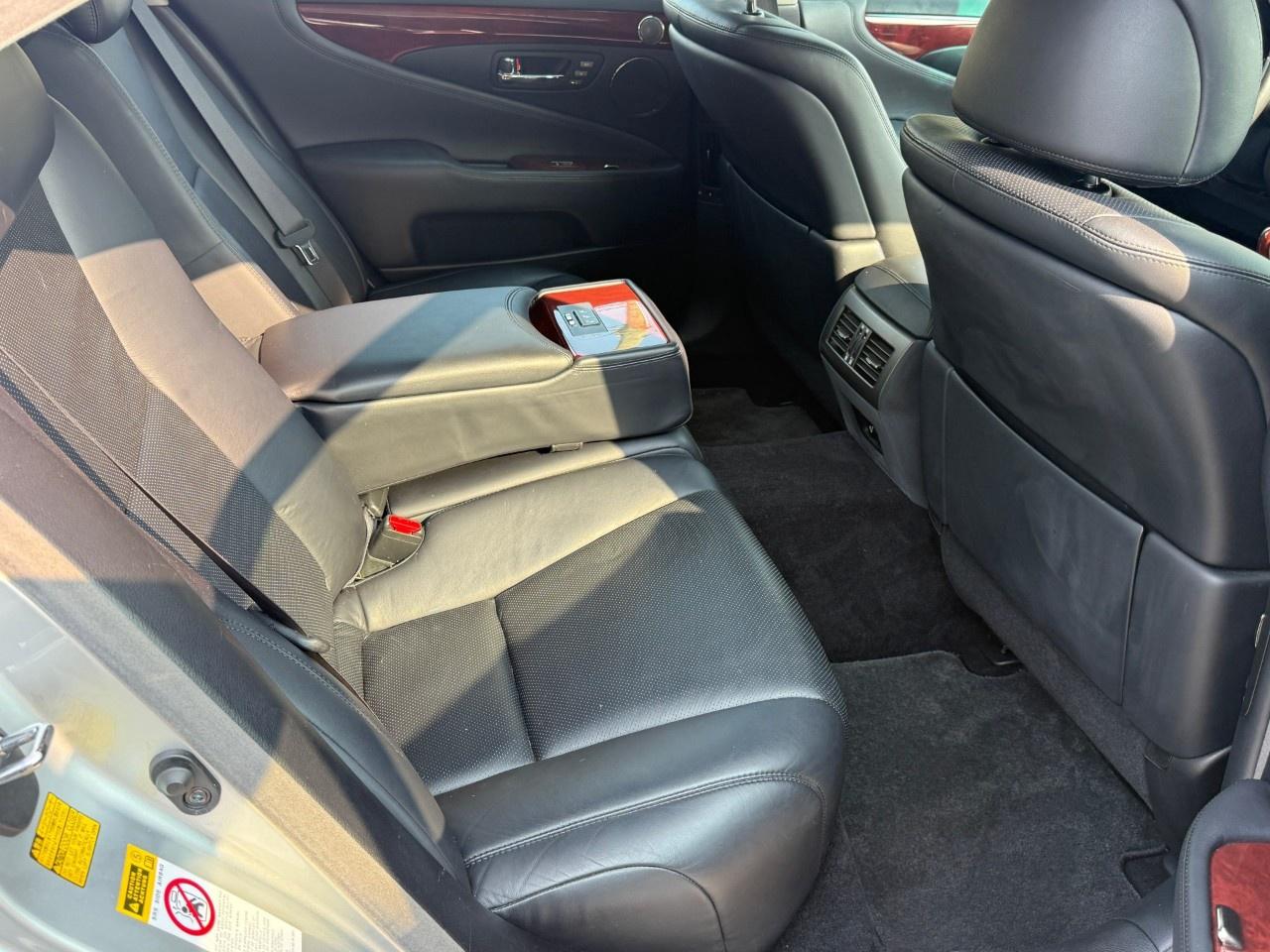 2007 Lexus LS 460 4dr Sdn SWB Photo