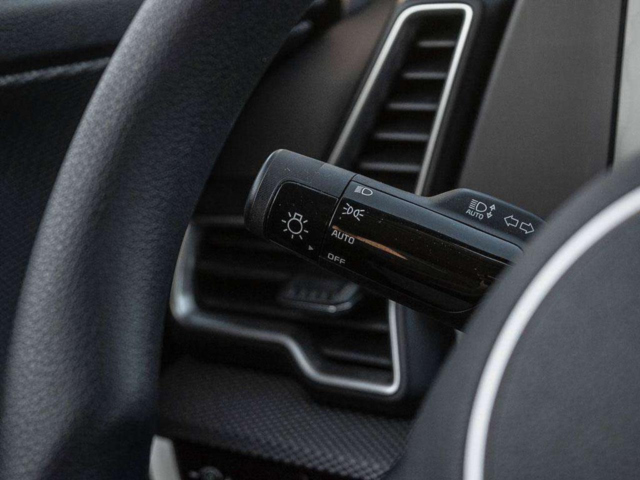 2023 Kia Sportage LX   Heated Seats   Apple CarPlay   Keyless Entry Photo