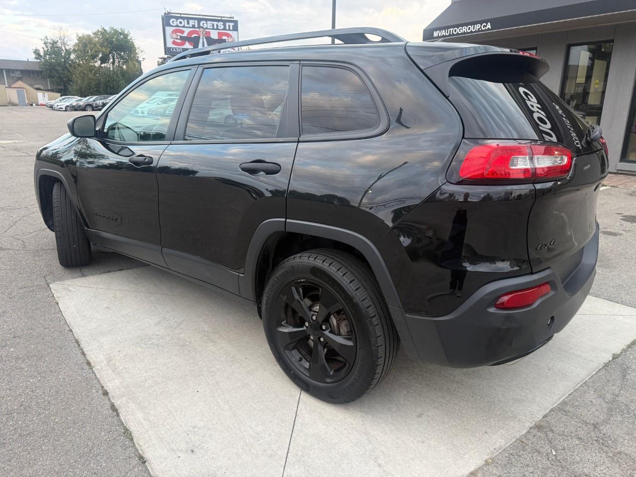 2016 Jeep Cherokee 4WD 4dr Altitude *Ltd Avail* Photo