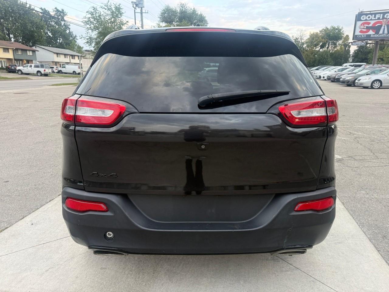 2016 Jeep Cherokee 4WD 4dr Altitude *Ltd Avail* Photo