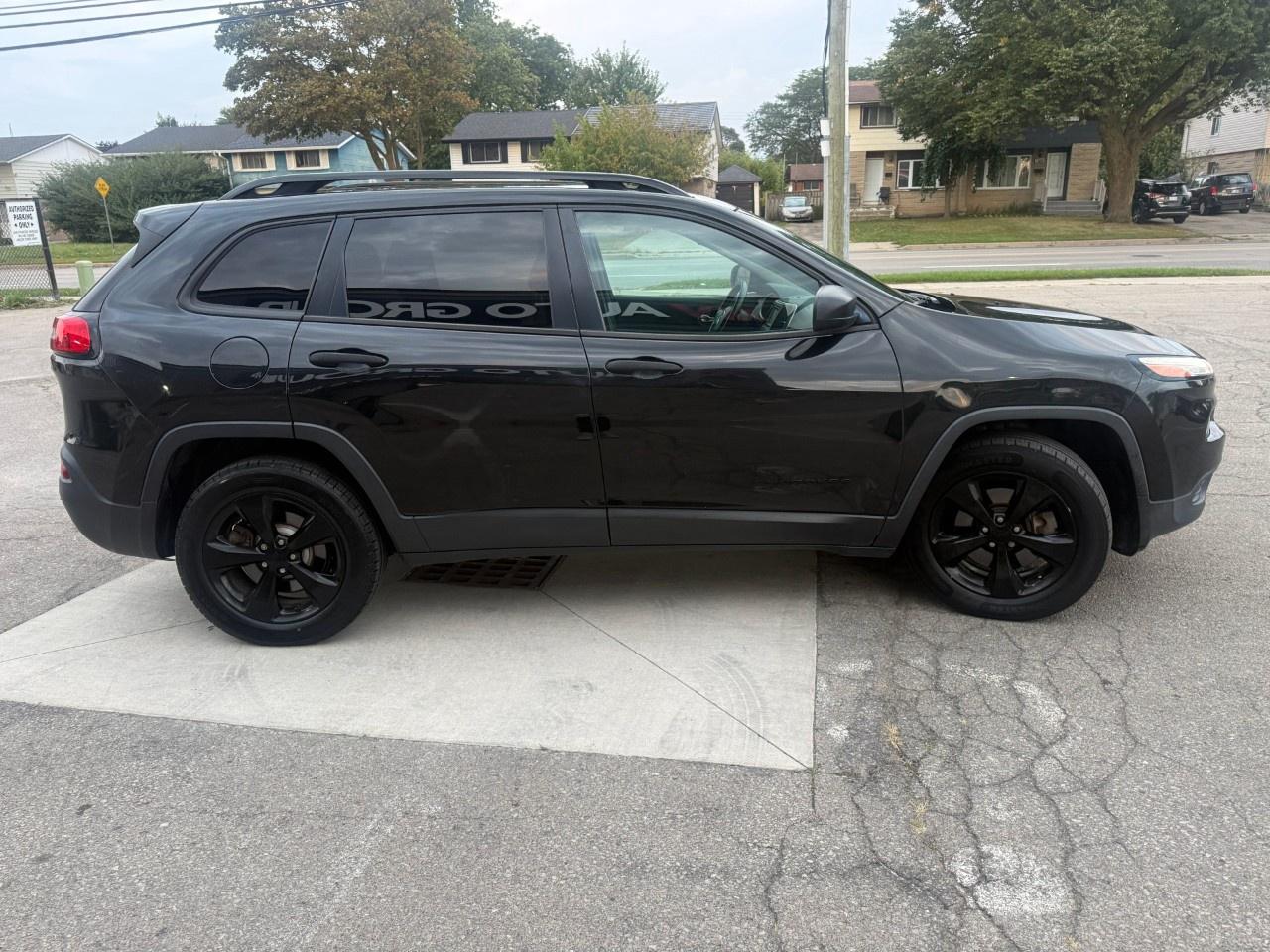 2016 Jeep Cherokee 4WD 4dr Altitude *Ltd Avail* Photo