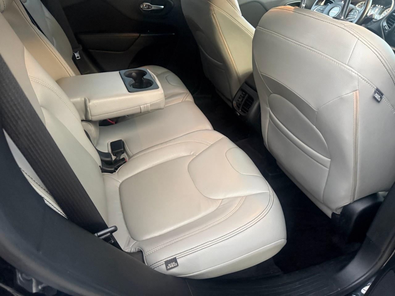 2016 Jeep Cherokee 4WD 4dr Altitude *Ltd Avail* Photo