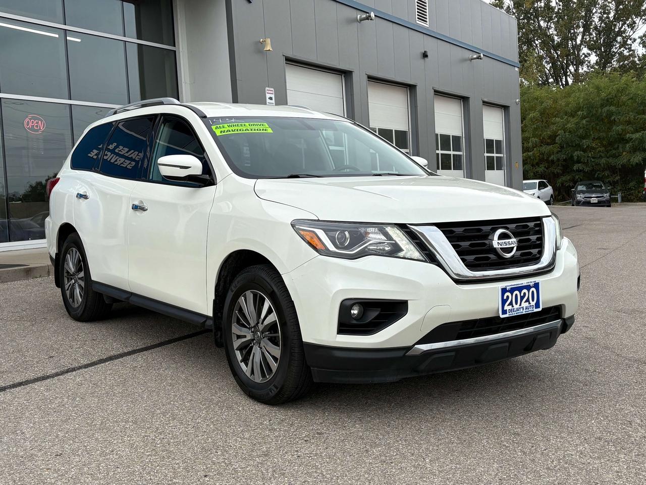 2020 Nissan Pathfinder SV Tech 4x4   NAV   7 Pass   Clean Carfax Photo