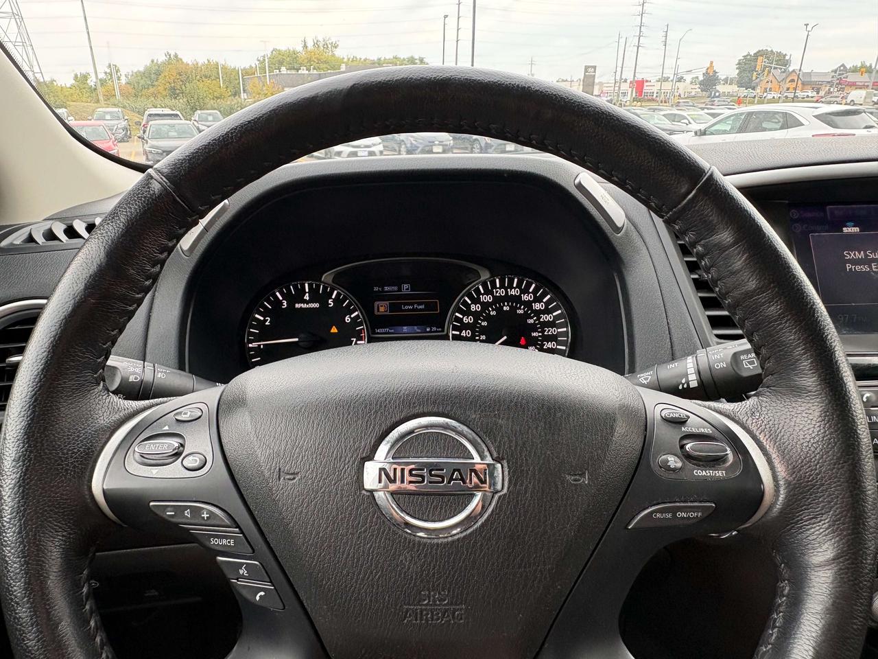 2020 Nissan Pathfinder SV Tech 4x4   NAV   7 Pass   Clean Carfax Photo