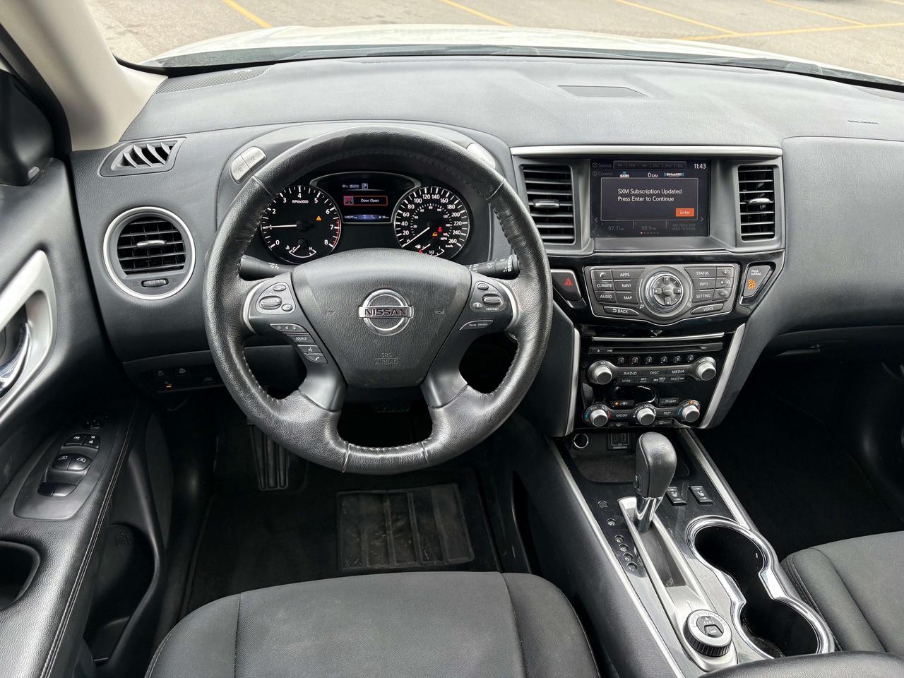 2020 Nissan Pathfinder SV Tech 4x4   NAV   7 Pass   Clean Carfax Photo