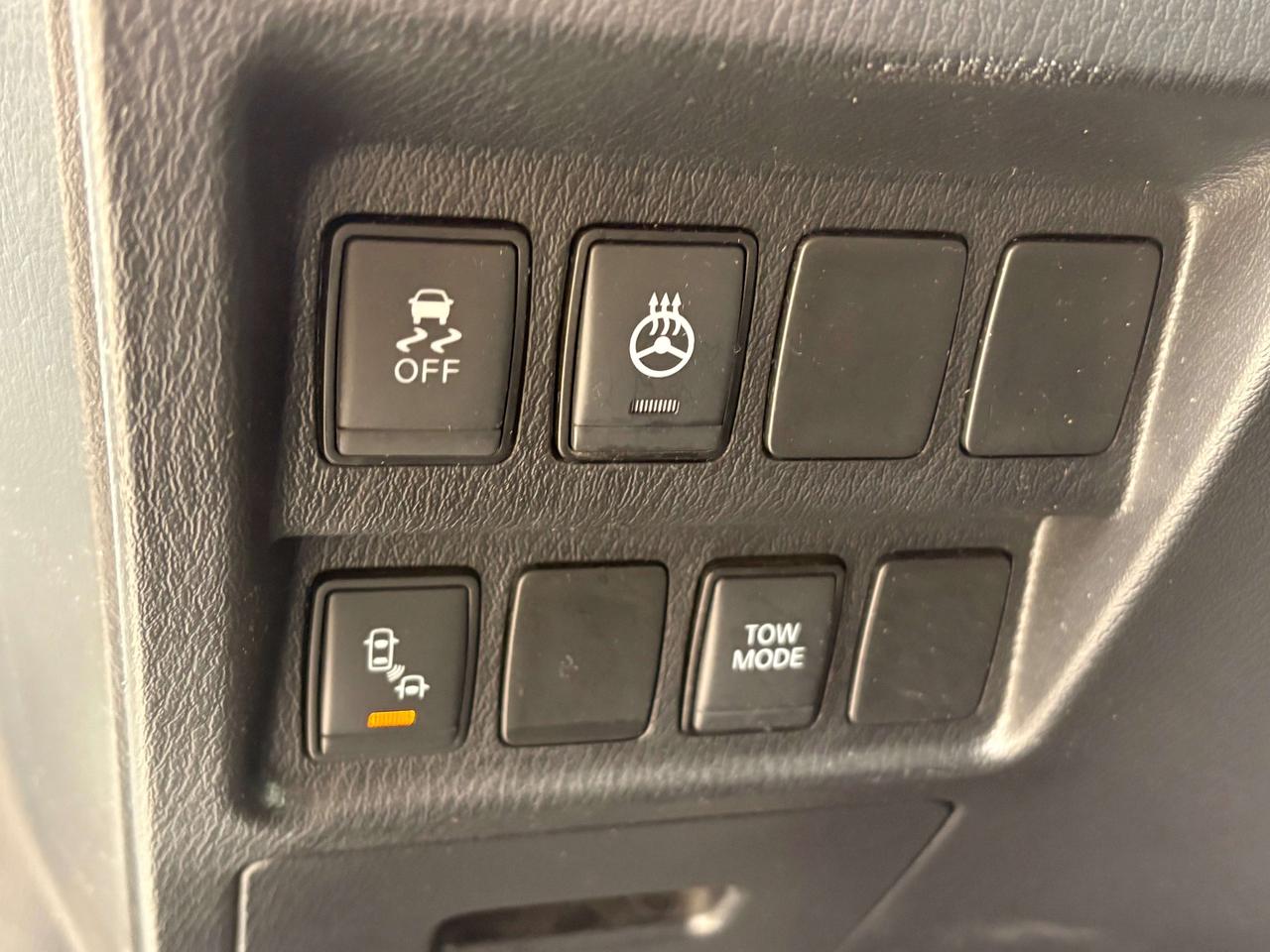 2020 Nissan Pathfinder SV Tech 4x4   NAV   7 Pass   Clean Carfax Photo