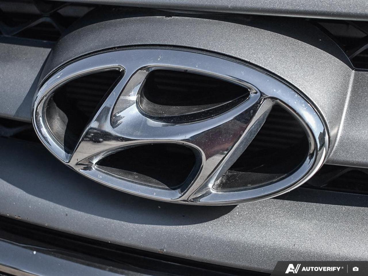 2012 Hyundai Santa Fe GL 2.4 Premium (A6) All-Wheel Drive Photo