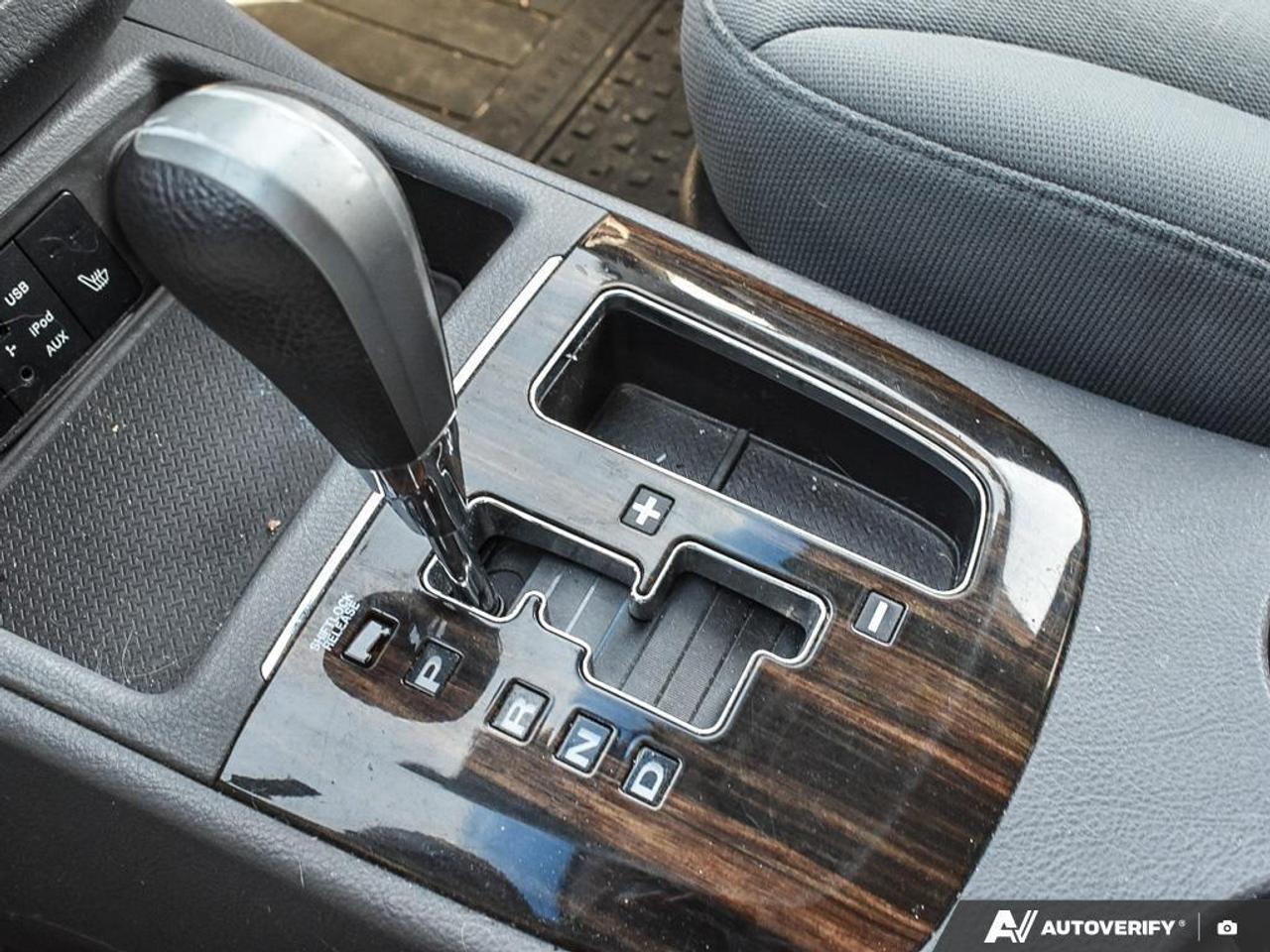 2012 Hyundai Santa Fe GL 2.4 Premium (A6) All-Wheel Drive Photo